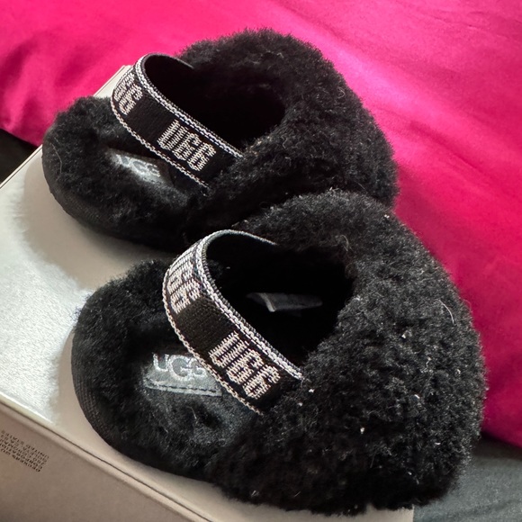 UGG Fluff Yeah Metallic Sparkle Slippers size 4-5 - Picture 3 of 5